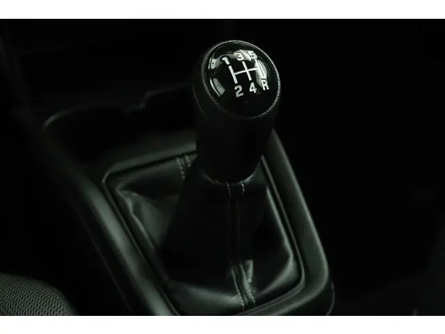 Suzuki Swift 1.2 Select Smart Hybrid 2025 Benzine 27