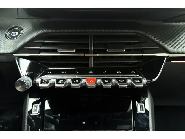 Peugeot 2008 1.2 PureTech GT 2022 Benzine 24