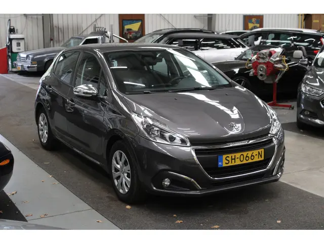 Peugeot 208 1.2 PureTech Blue Lion 2018 Benzine 2