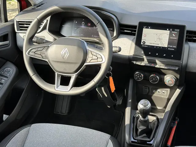 Renault Clio TCe 90 GPF Evolution 2025 Benzine 8