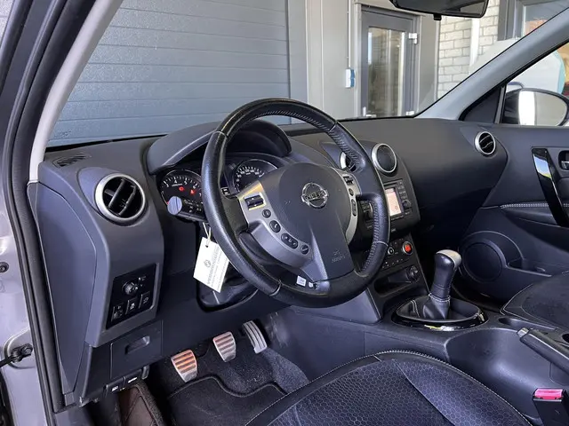 Nissan QASHQAI 1.6 360 2013 Benzine 9