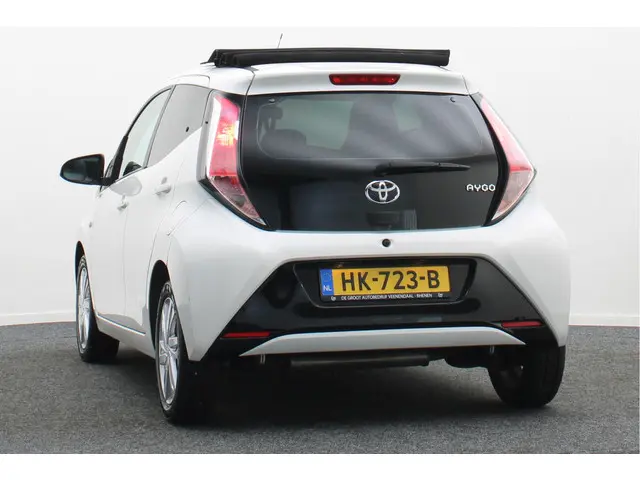 Toyota Aygo 1.0 VVT-i x-wave Cabrio 2015 Benzine 15