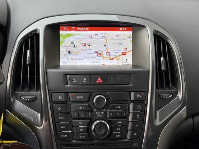 Opel Astra 1.6 Turbo Cosmo 2014 Benzine 31