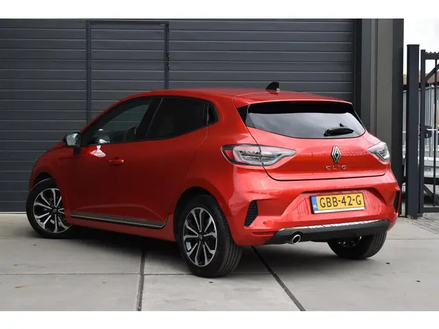 Renault Clio TCe 90 GPF techno 2024 Benzine 8