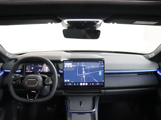 Lynk & Co 08 1.5 More 2025 Hybride Benzine 3