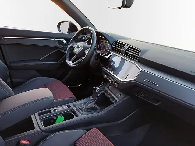 Audi Q3 35 TFSI S edition 2021 Hybride Benzine 39