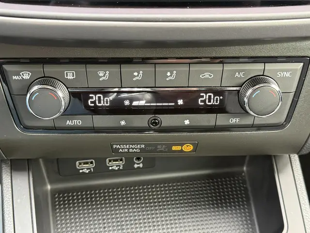 SEAT Ibiza 1.0 TSI Style Business Intense 2019 Benzine 12