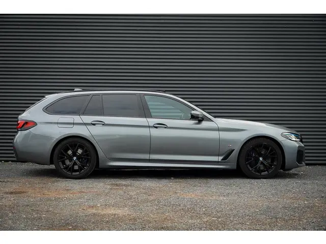 BMW 5 Serie Touring 530i High Executive 2021 Benzine 12