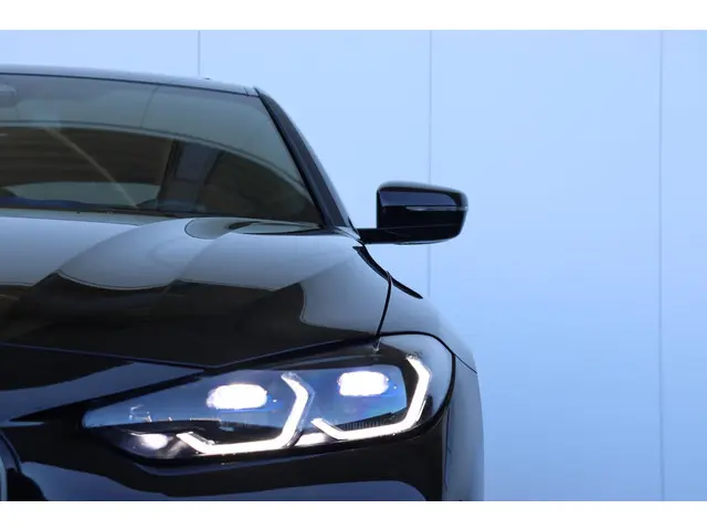 BMW i4 3