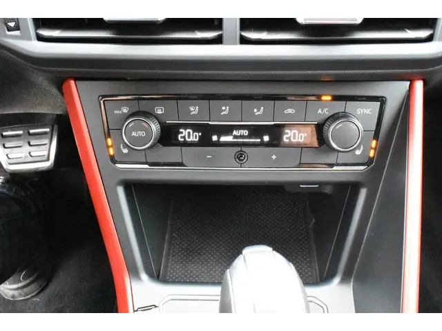 Volkswagen Polo 2.0 TSI GTI 2018 Benzine 17