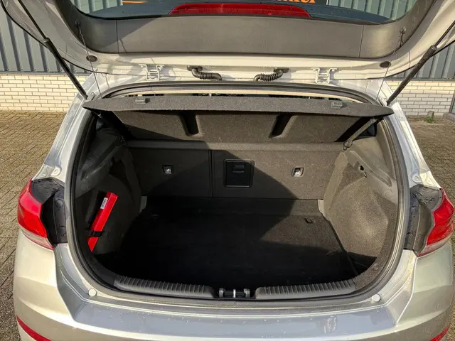 Hyundai i30 1.0 T-GDi MHEV Comfort 2023 Hybride Benzine 25