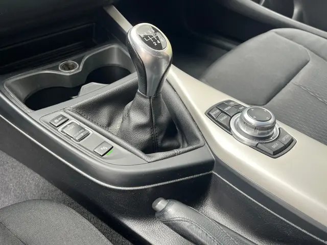 BMW 1 Serie 118i Centennial Executive 2016 Benzine 13