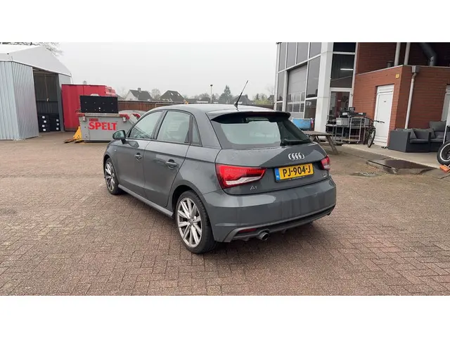 Audi A1 Sportback 1.0 TFSI 95pk Adrenalin 2017 Benzine 4