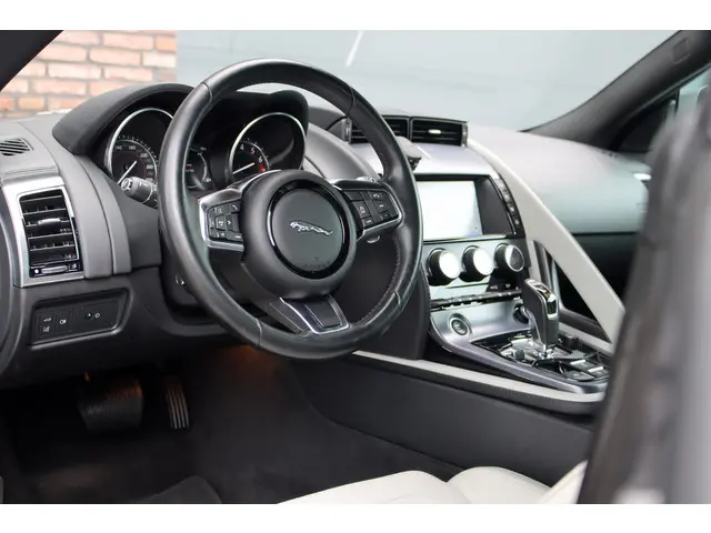 Jaguar F-Type 2.0T 301 PK Aut8 | 2017 Benzine 6