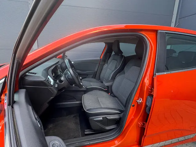 Renault Clio 1.0 TCe Intens / Nap / Facelift 2019 Benzine 6
