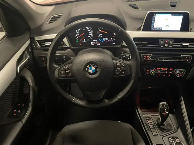 BMW X1 SDrive18i 2019 Benzine 12