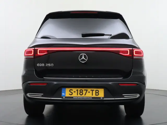 Mercedes-Benz EQB 250 Luxury Line 67 kWh 2023 Elektrisch 6