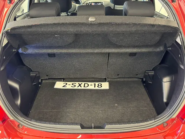 Toyota Yaris 1.0 VVT-i Now 2014 Benzine 9