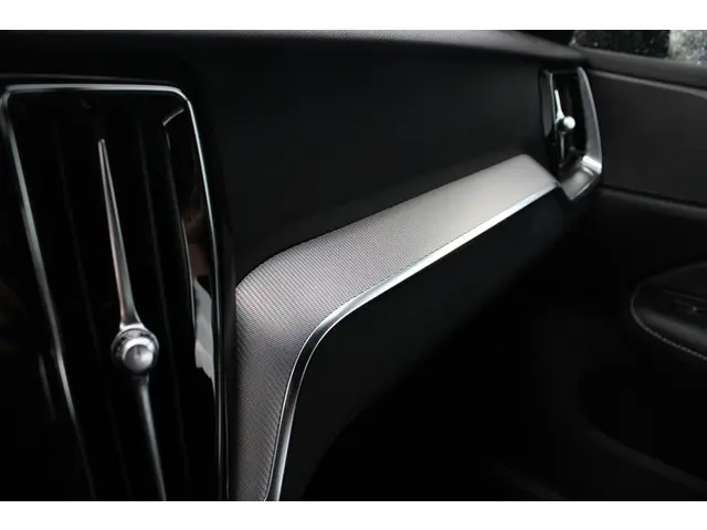 Volvo S60 2.0 B3 R-Design 2021 Benzine 41
