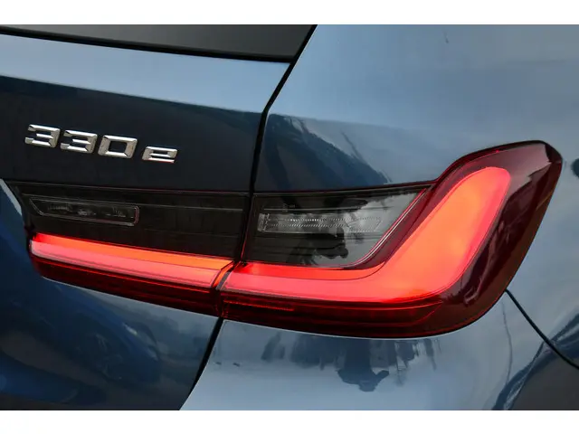 BMW 3 Serie Touring 330e M-Sport 2025 Hybride Benzine 36