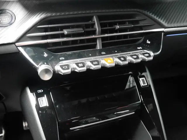 Peugeot 2008 1.2 Hybrid 145 GT 2025 Hybride Benzine 36