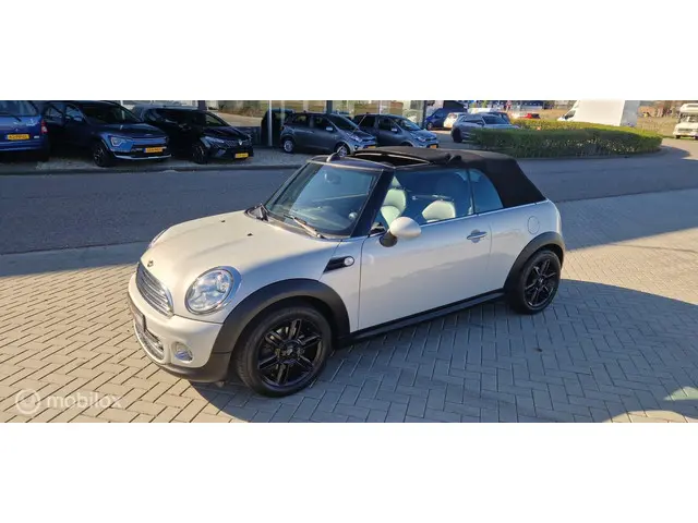 MINI Cooper Cabrio 1.6 Chili NAVI/LEER/PDC/VOL 2012 Benzine 4