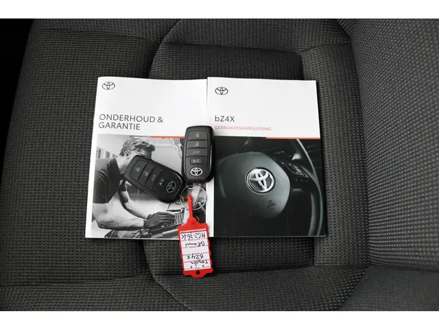 Toyota bZ4X Business Plus 71 kWh 2025 Elektrisch 9