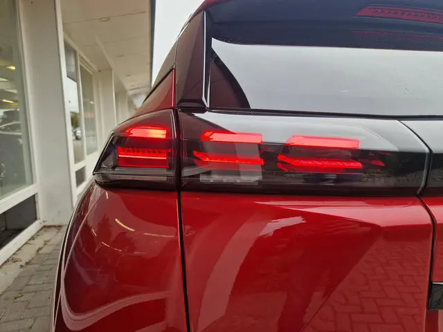 Peugeot 2008 1.2T 130pk Automaat Allure 2024 Benzine 8