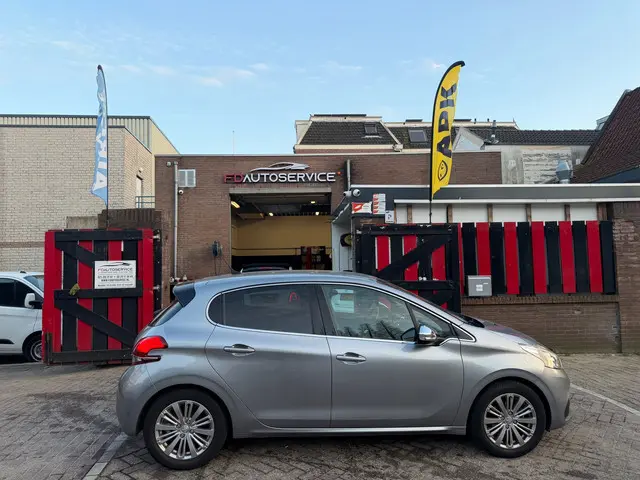 Peugeot 208 1.2 PureTech Allure 2019 Benzine 7