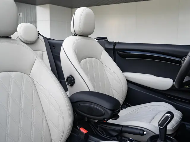 MINI Cooper Cabrio Aut. 2022 Benzine 12