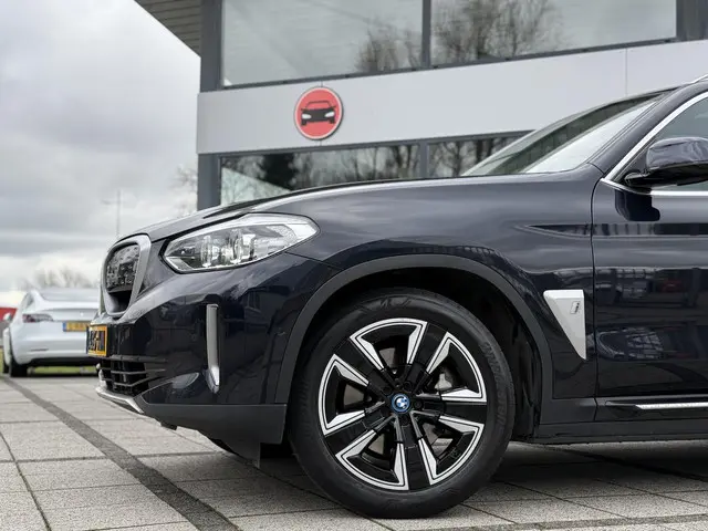 BMW iX3 AUT. Executive 80 kWh 2021 Elektrisch 24