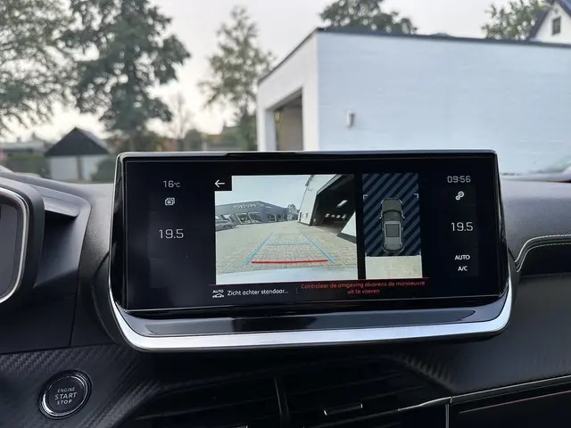 Peugeot 2008 1.2 Turbo 130 PK GT 2022 Benzine 25