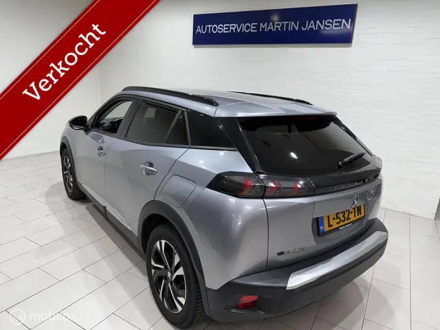 Peugeot e-2008 EV GT 50 kWh Navi 2021 Elektrisch 9