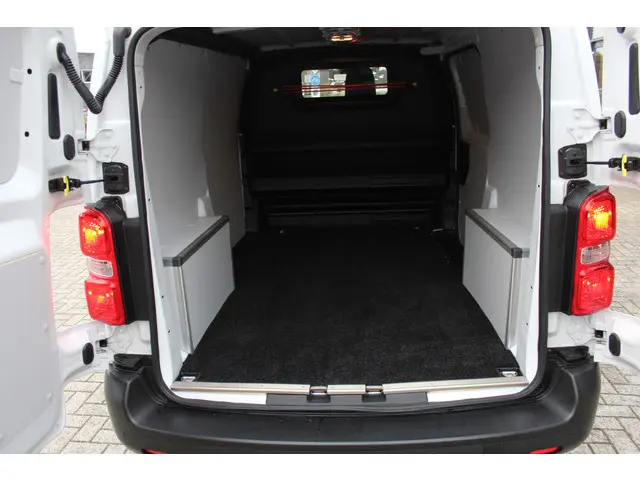 Citroën Jumpy 2.0 BlueHDI L2 2024 Diesel 14