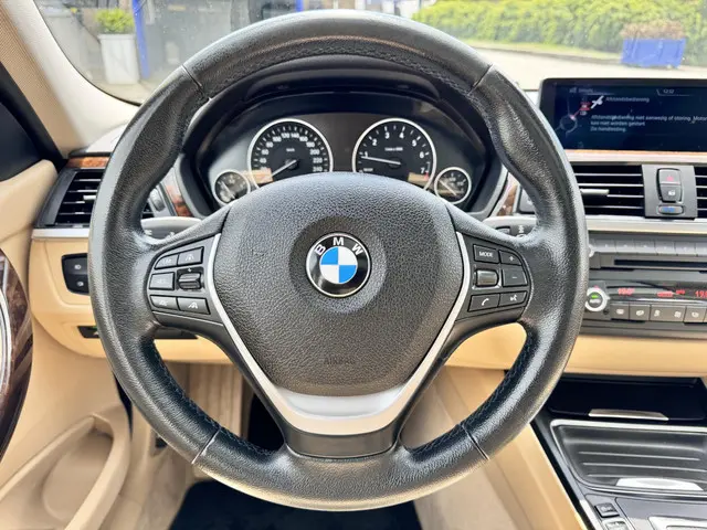 BMW 3 Serie Touring 328i High Executive 2014 Benzine 23