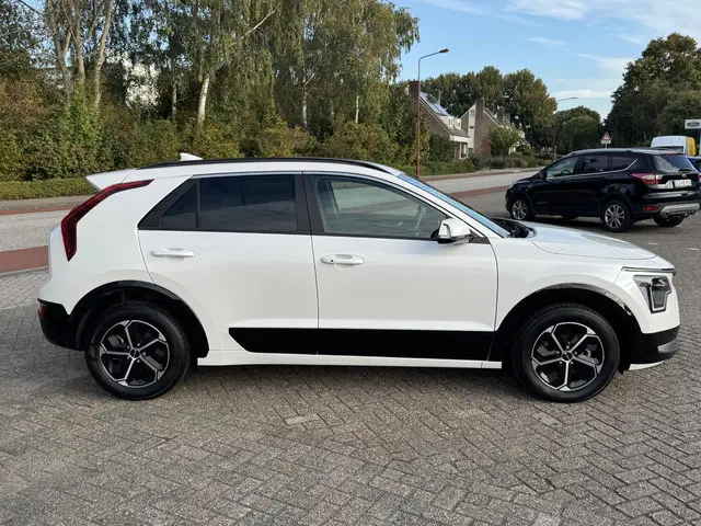 Kia Niro 1.6 GDi PHEV DynamicLine 2023 Hybride Benzine 2