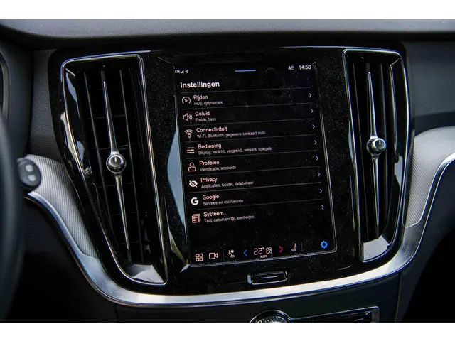 Volvo V60 2.0 B4 Plus Dark 2023 Benzine 20