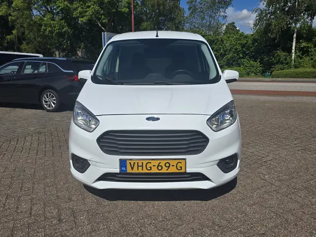 Ford Transit Courier 1.5 TDCI Limited 2020 Diesel 8