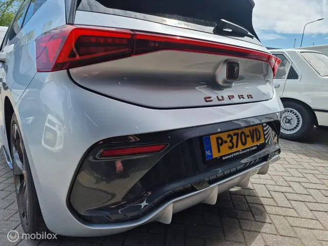 CUPRA Born Adrenaline One 62 kWh 2022 Elektrisch 8