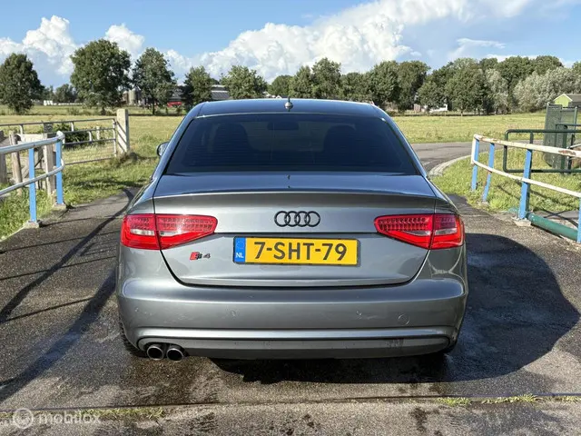 Audi A4 Limousine 1.8 TFSIe Edition 2013 Benzine 5