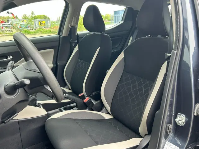 Nissan Micra 1.0L Acenta 2018 Benzine 15