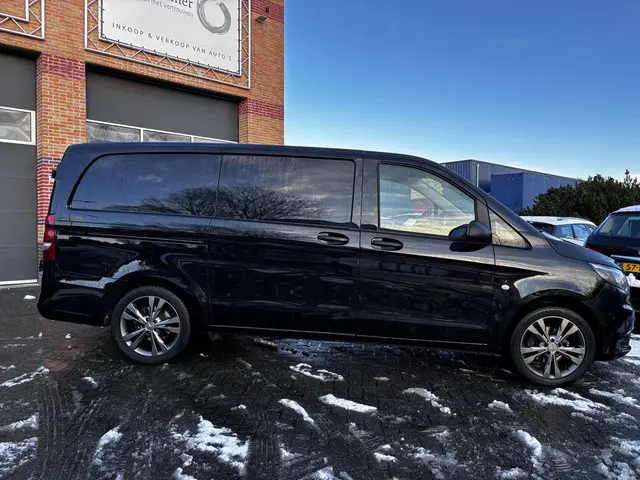 Mercedes-Benz Vito 2