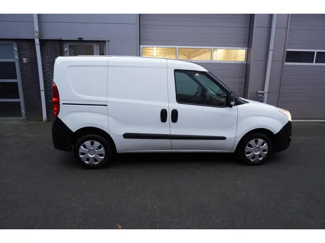 Opel Combo 1.3 CDTi L1H1 ecoFLEX Edition 2016 Diesel 17