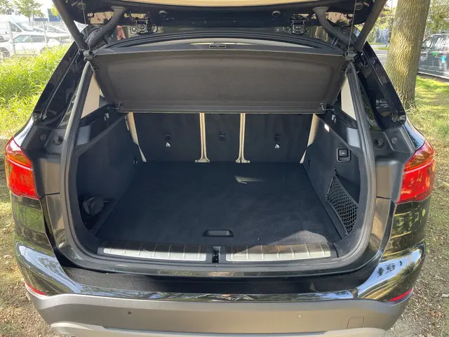 BMW X1 xDrive20i High Executive 2017 Benzine 11