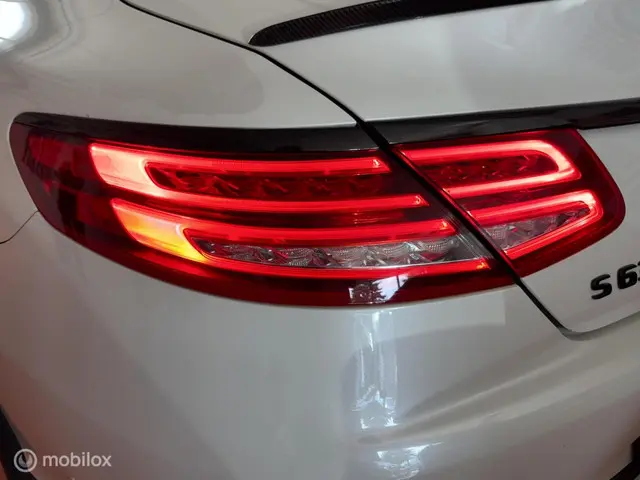 Mercedes-Benz S-Klasse Coupé AMG 63 2015 Benzine 23