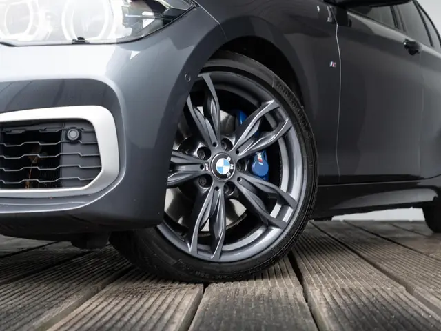 BMW 1 Serie M140i 2020 Benzine 18