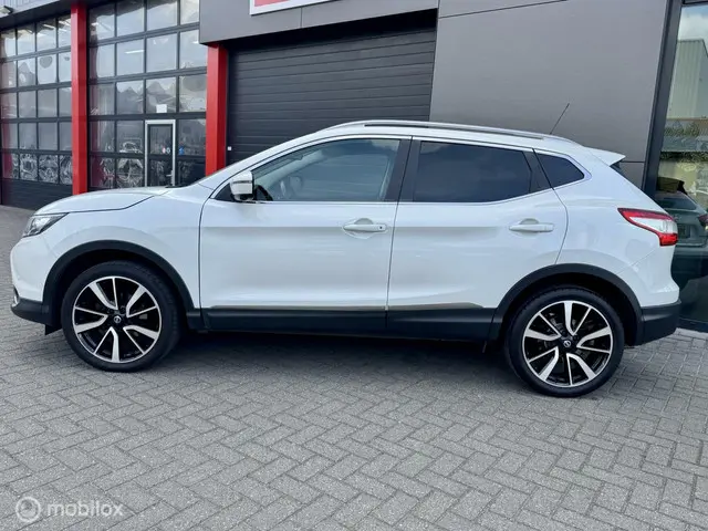 Nissan QASHQAI 1.2 Tekna 360/PANO/Nap 2017 Benzine 4