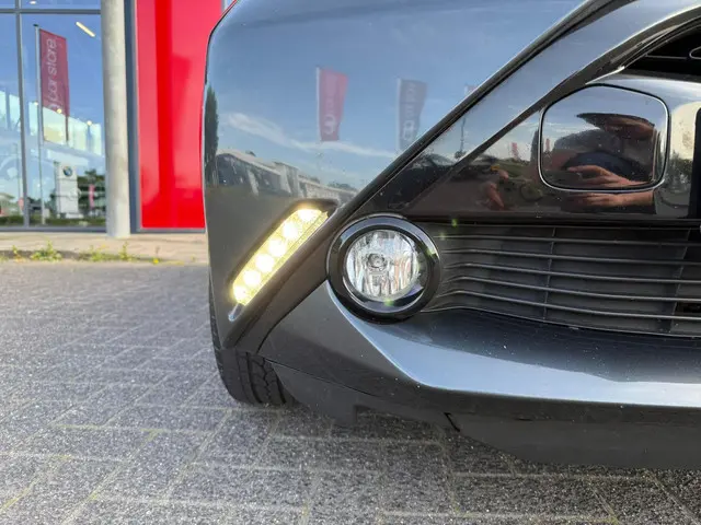 Toyota Aygo 1.0 VVT-i x-play 2015 Benzine 6