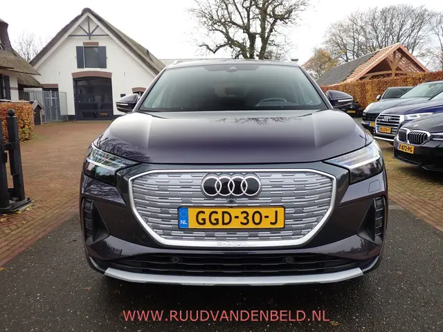 Audi Q4 e-tron 2