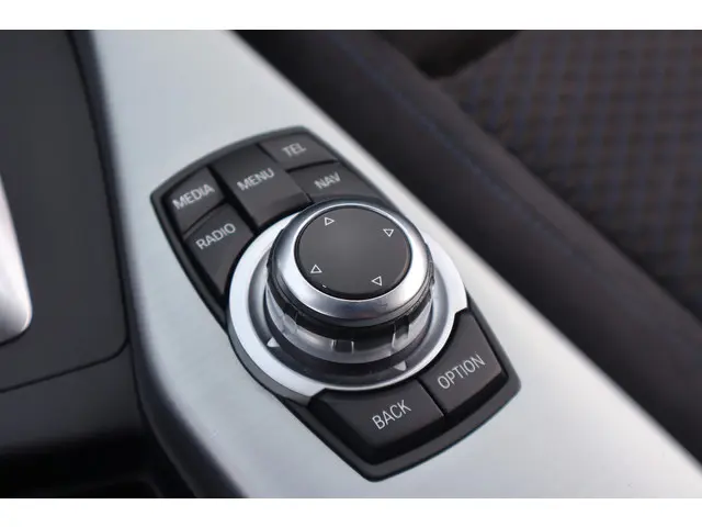 BMW 1 Serie 118i Business+ 2013 Benzine 50